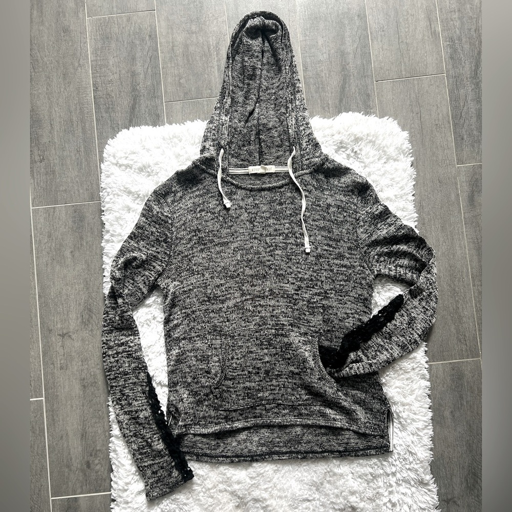 Aeropostale Black and White Cowl Neck Sweater Hoodie. Airy w beautiful accent